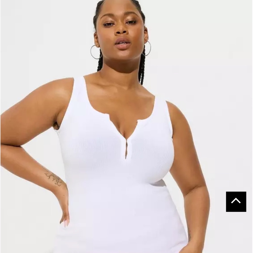 Torrid Size 4(4X)(26) White Ribbed Scoop-neckTank Top Hook & Eye Front Closure